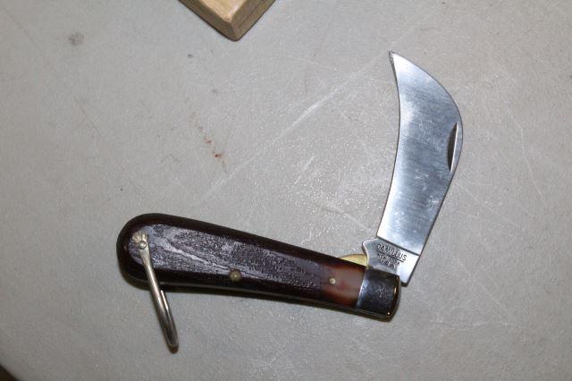 CAMILLUS KNIFE W/BOX