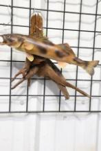 WALLEYE MOUNT