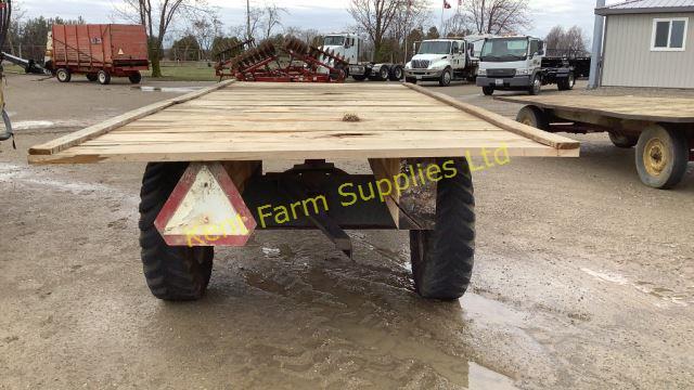 ANTIQUE WOODEN WAGON