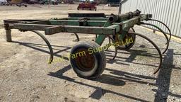 JOHN DEERE 1600 CHISEL PLOW