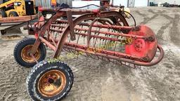 MASSEY FERGUSON SIDE DELIVERY HAY RAKE