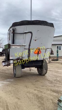 PENTA  4110 CATTLE FEED MIXER