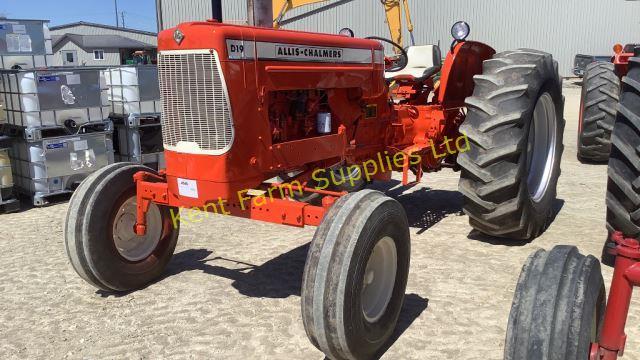 ALLIS CHALMERS D19 TRACTOR