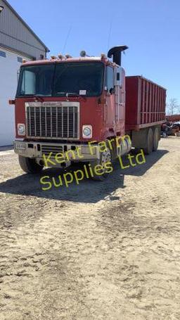 1984 CHEV ASTRO GRAIN TRUCK