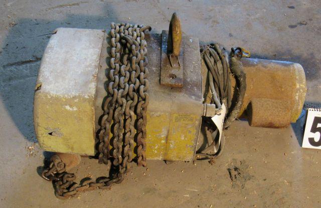 single ph 115v Yale hoist with beam trolley