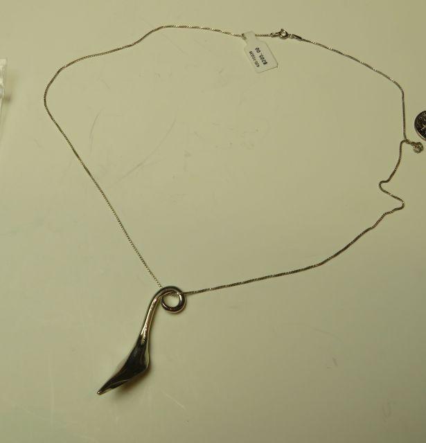 Sterling callalily pendant on 22" sterling chain