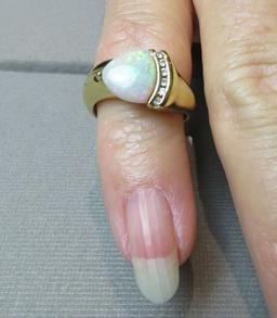 14K yellow gold opal ring size 6 1/4 weight 6.0 g with (6) @dia 1.5 points each