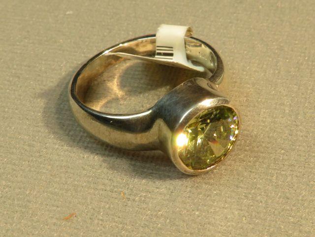 Sterling round clear white cubic zirconia ring size 10 1/4, weight 7.7 g