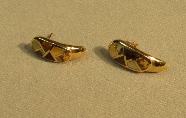14K -yg- post earrings with multi colored stones