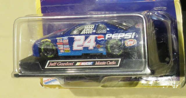 Jeff Gordon #24 Pepsi Chevrolet Monte Carlo 1/32 scale die cast metal NASCAR series Winners Circle i