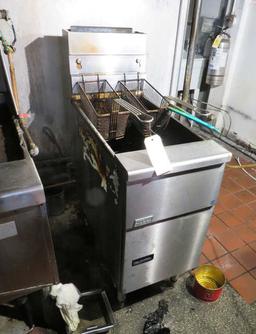 Pitco double basket gas deep fryer