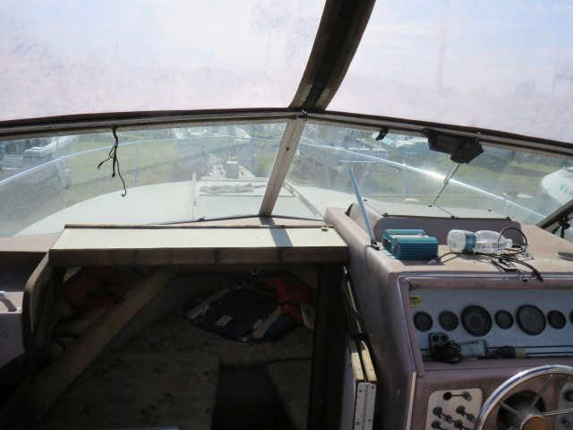 1981 25' SeaRay cabin cruiser with Mercruiser Bravo I/O and trailer