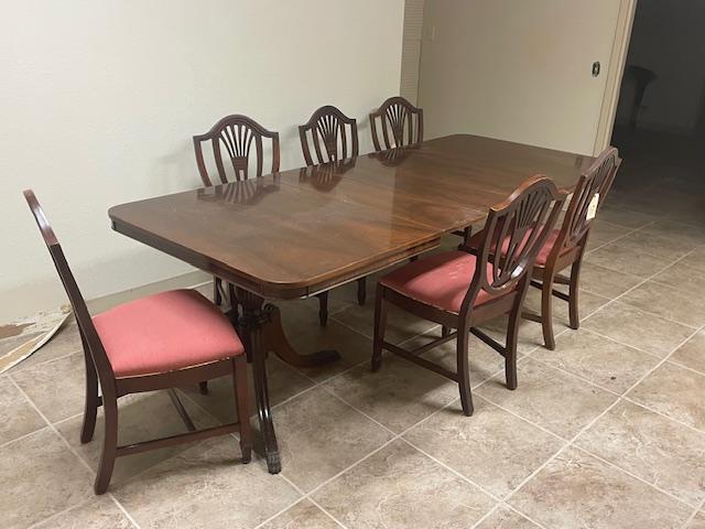 Antique Wood Table & 6 Chairs