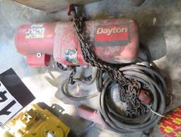 Dayton 1 1/2 Electric Hoist 115 volt