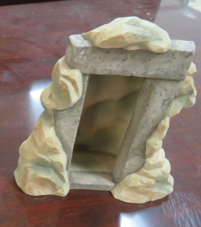 Empty Tomb Ceramic Figurine