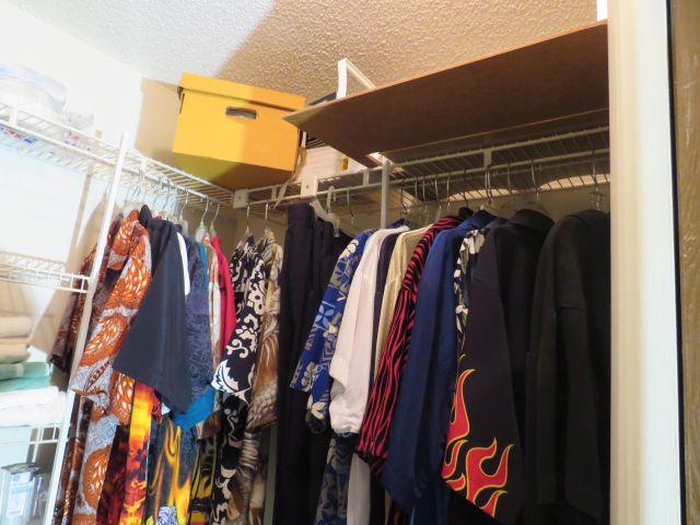 Mixed vintage clothes, towels and bedding