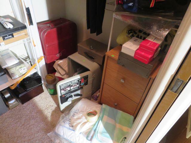 Mixed vintage clothes, towels and bedding