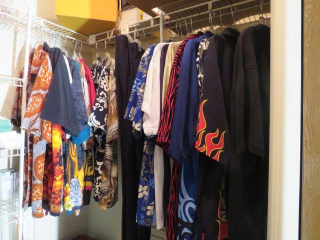 Mixed vintage clothes, towels and bedding