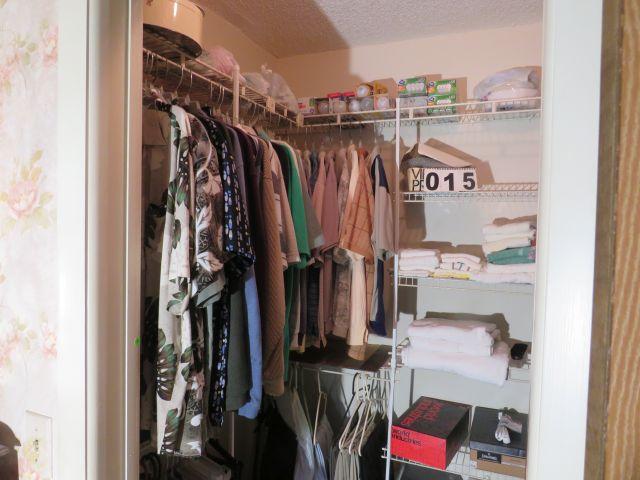 Mixed vintage clothes, towels and bedding