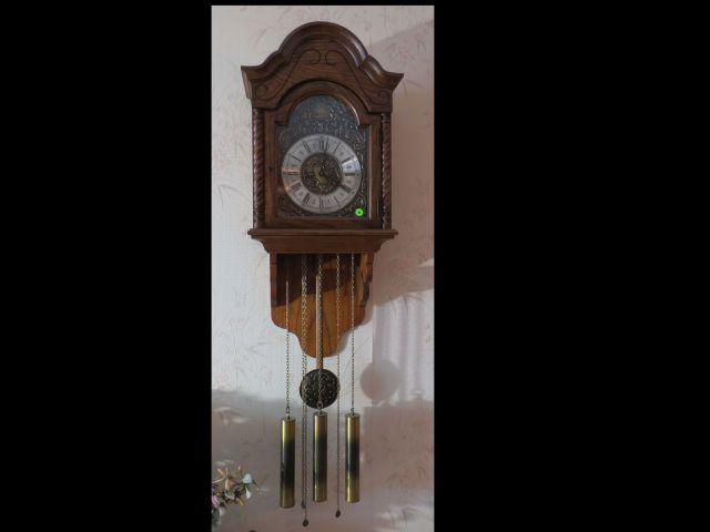 Colonial of Zeeland Michigan serial 7443833 Approx 1974, wood pendulum cloc