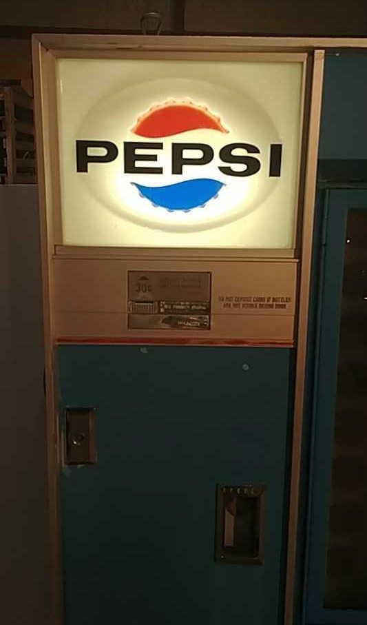 30 Cent Pepsi-cola Returnable Bottle Machine