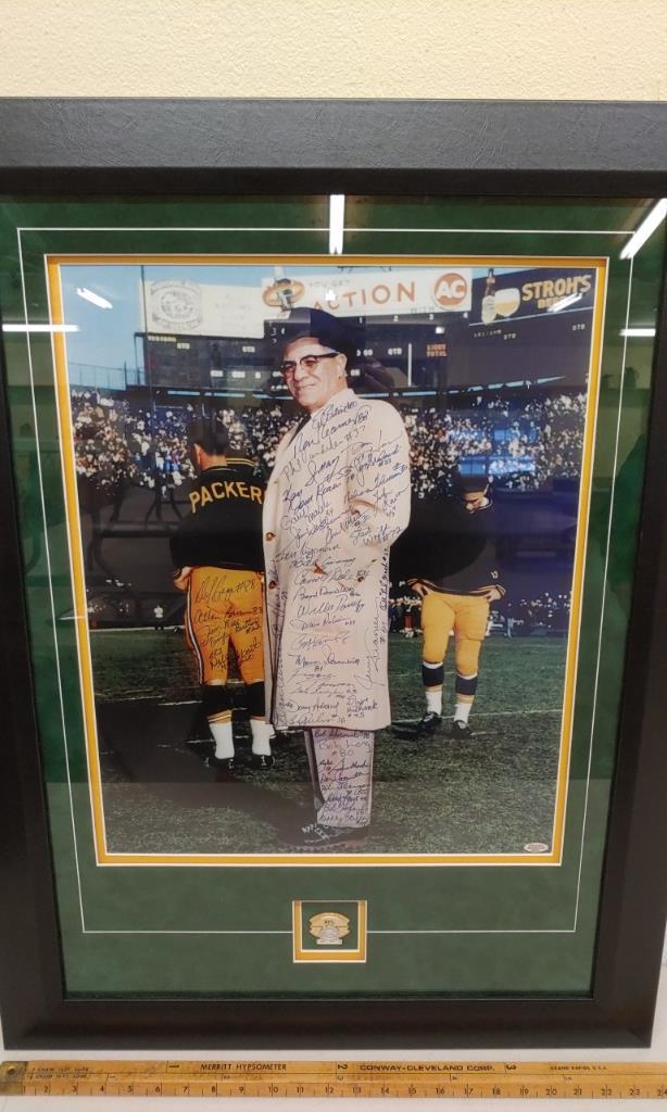 Vince Lombardi team autograph photo