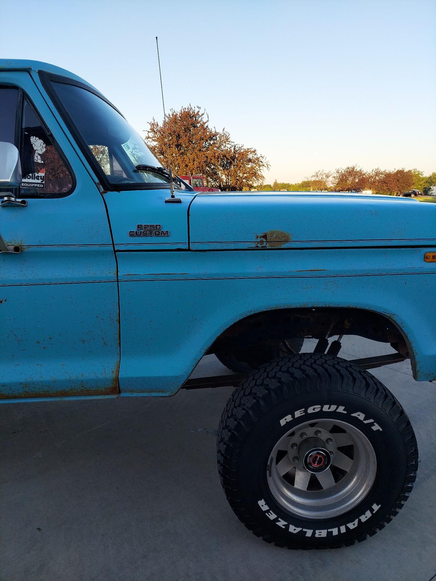 Ford F250 custom 4x4