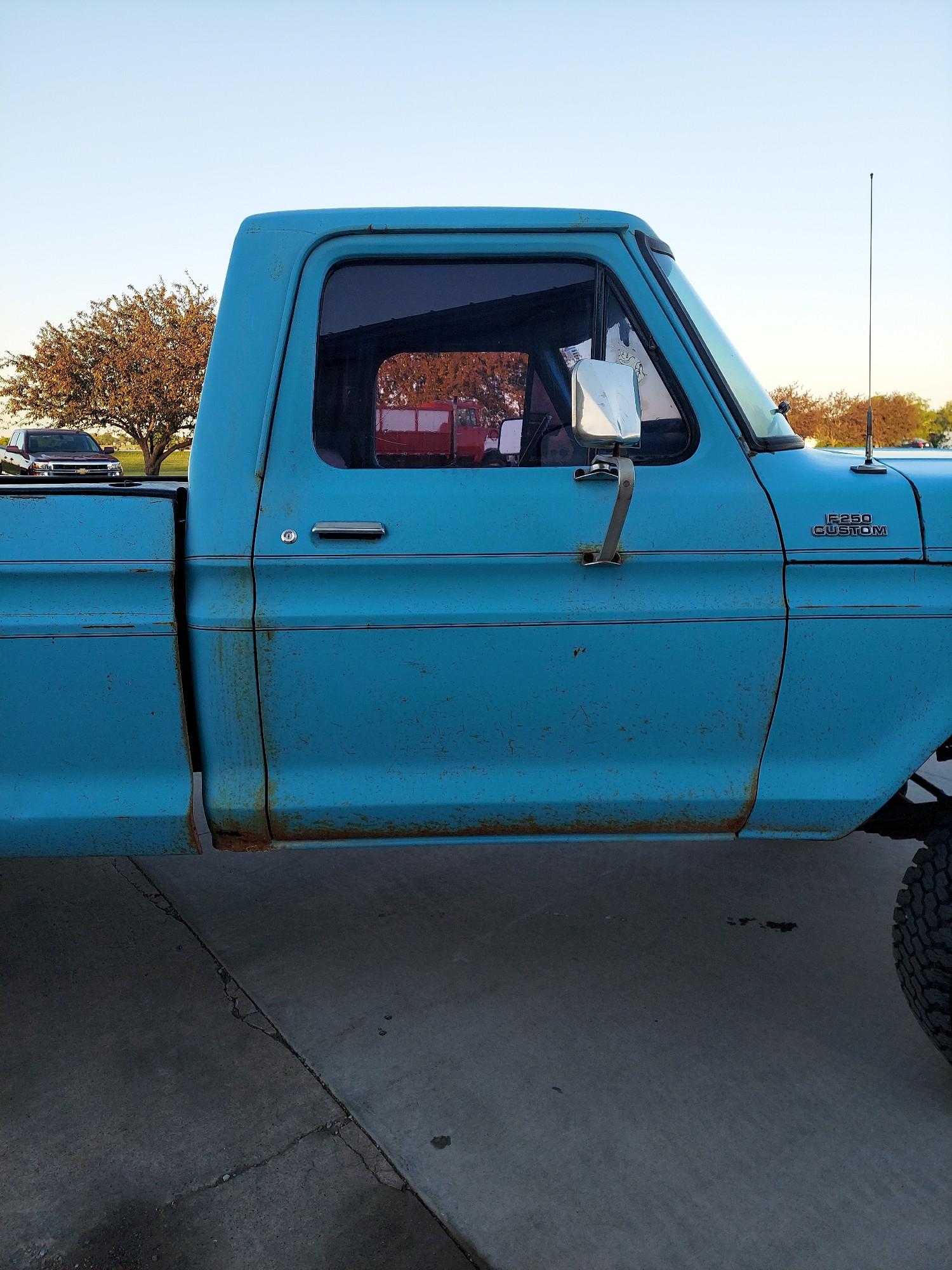 Ford F250 custom 4x4