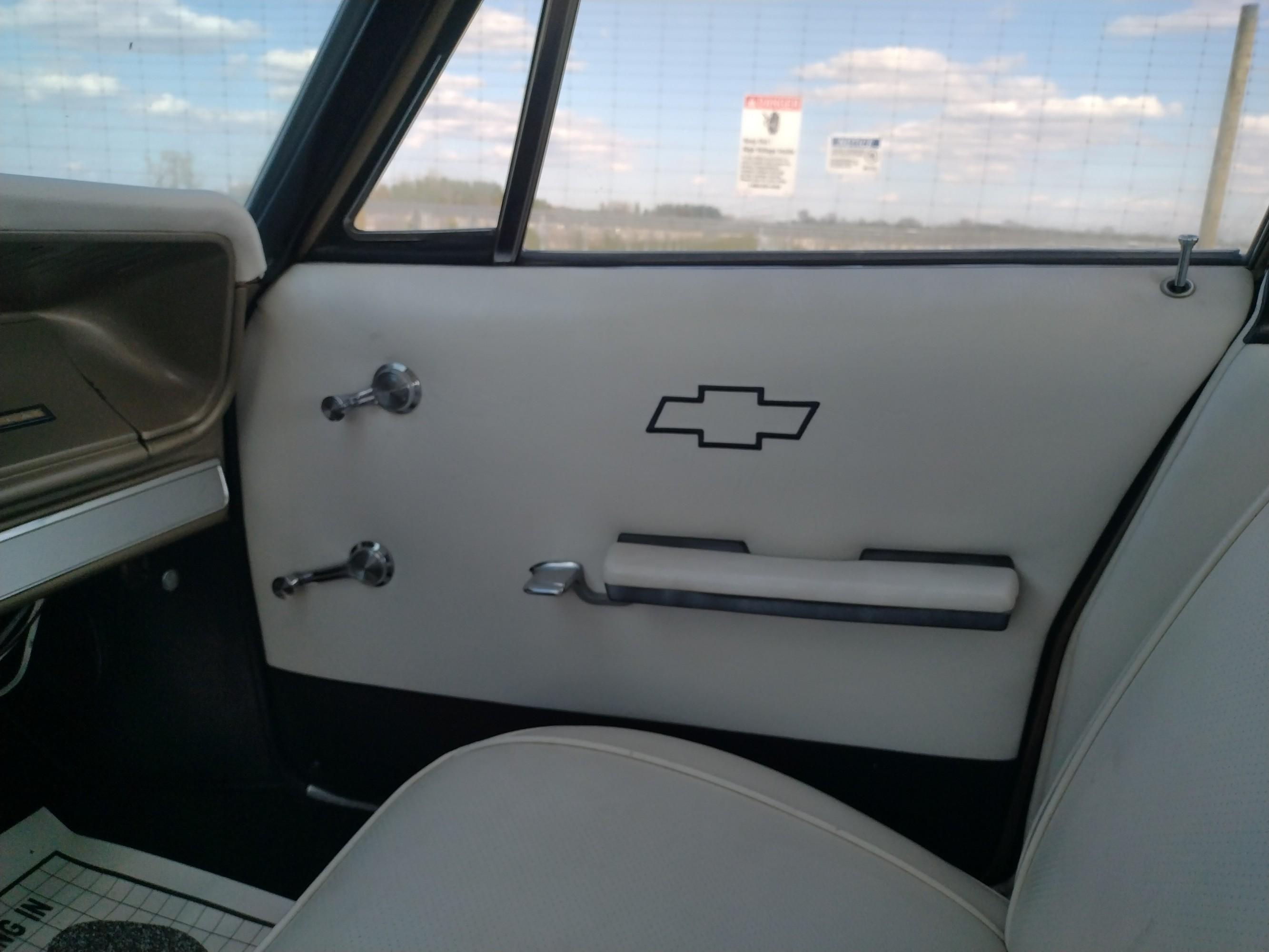 1966 CHEVROLET Impala