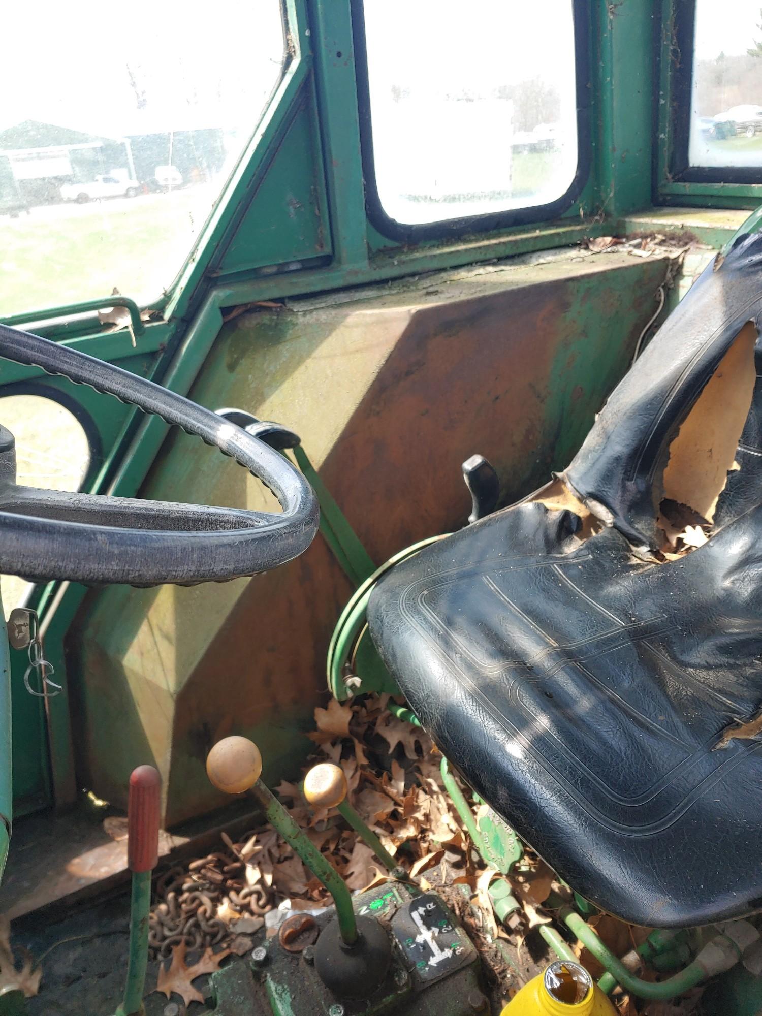 JD 1050 tractor