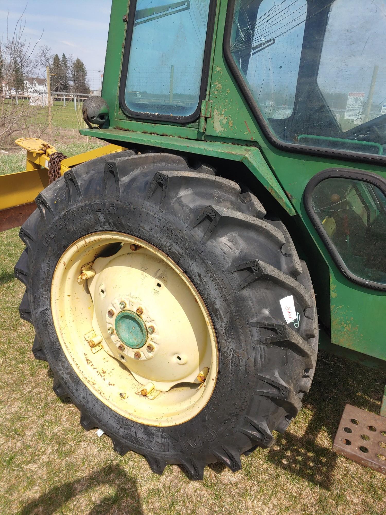 JD 1050 tractor