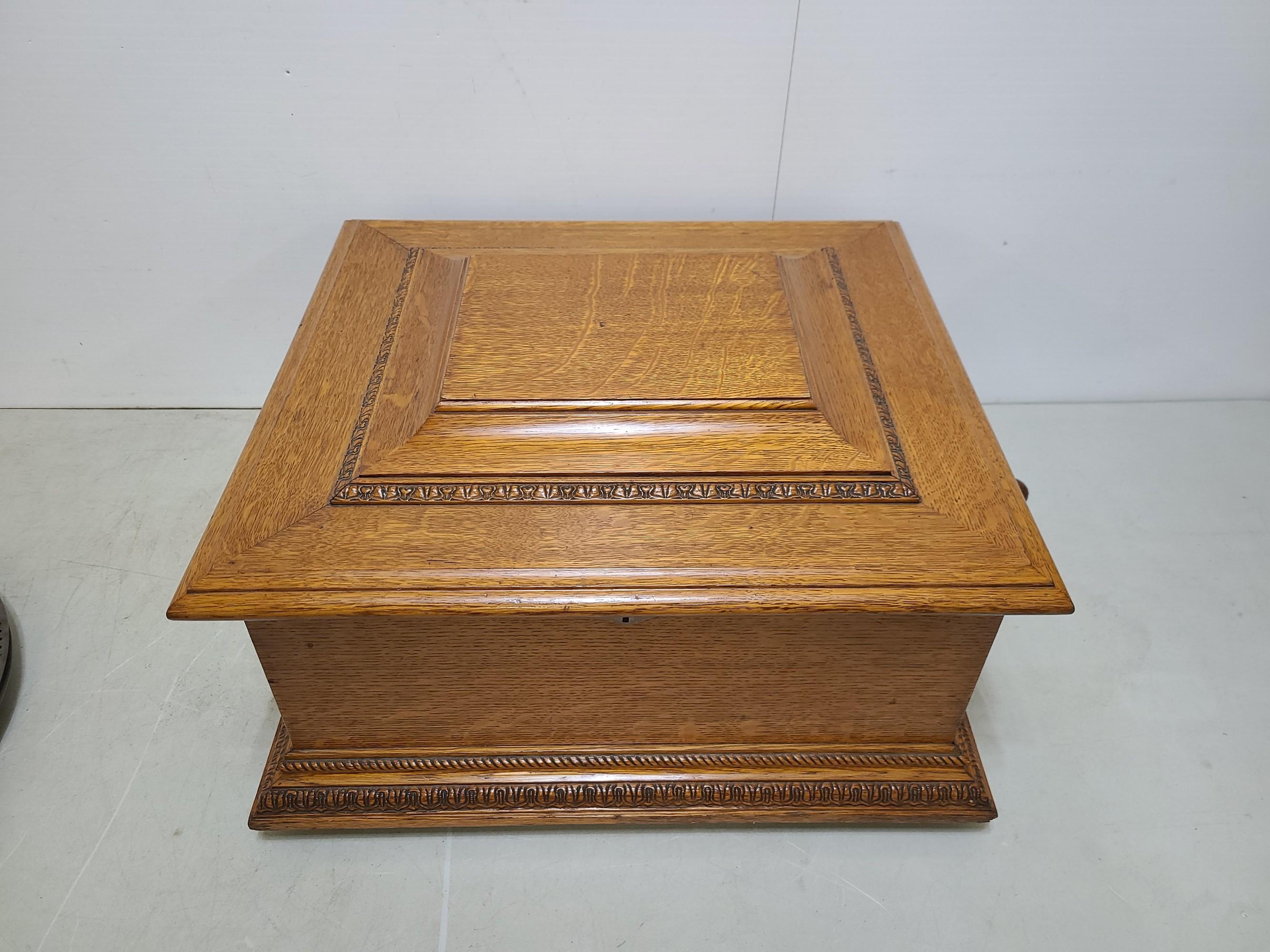 Early 1900s Imperial Symphonion Table Top Music Box