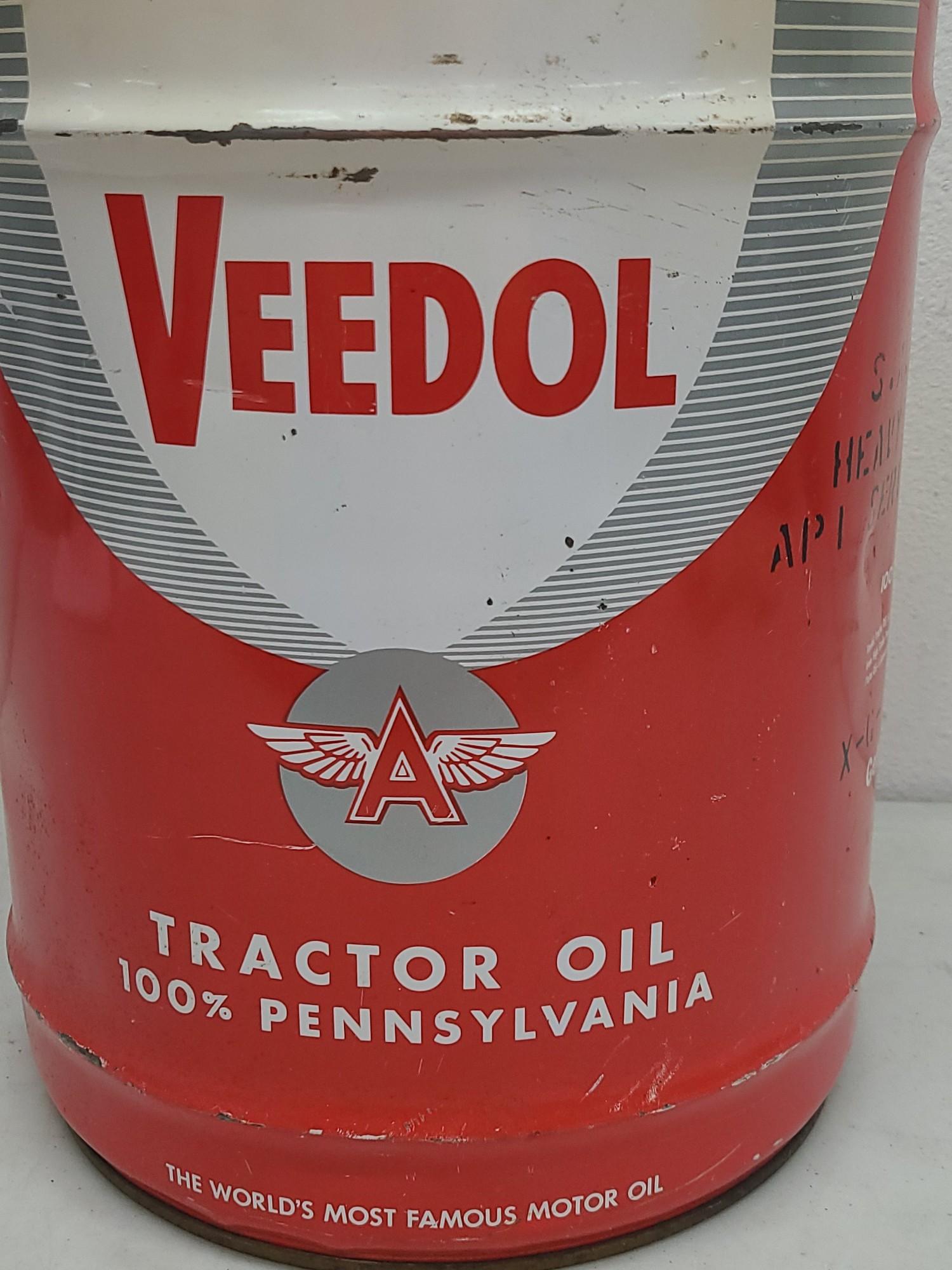 Vendor 5 Gallon Tractor Oil Can