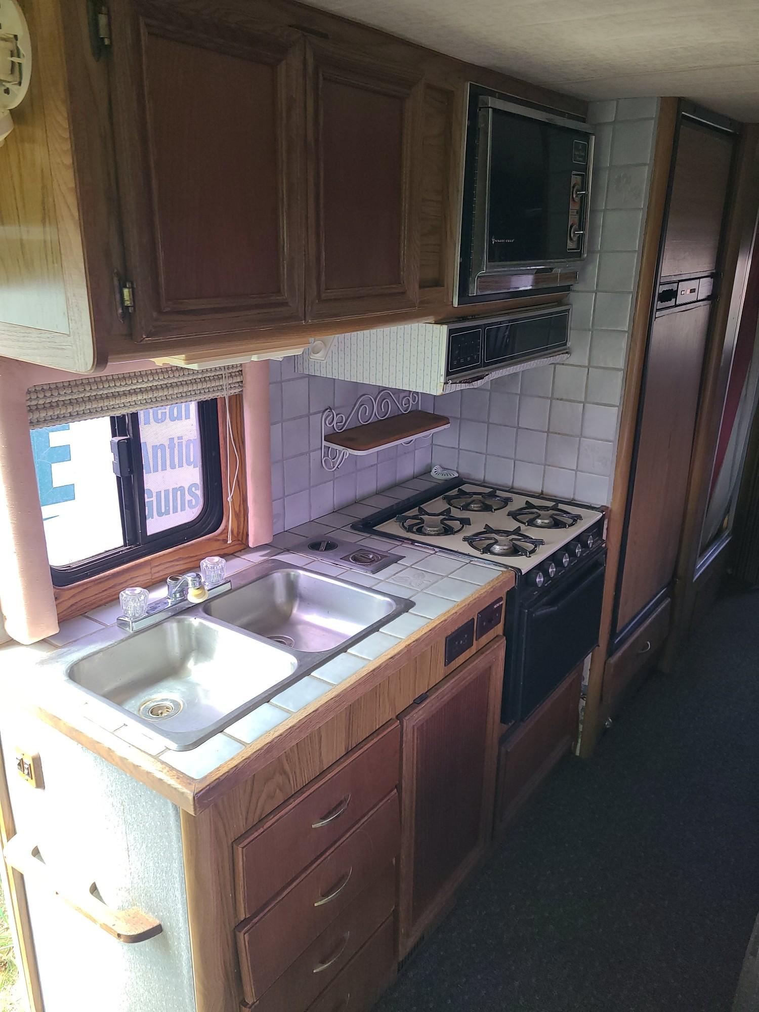 1985 Pace Arrow Motorhome