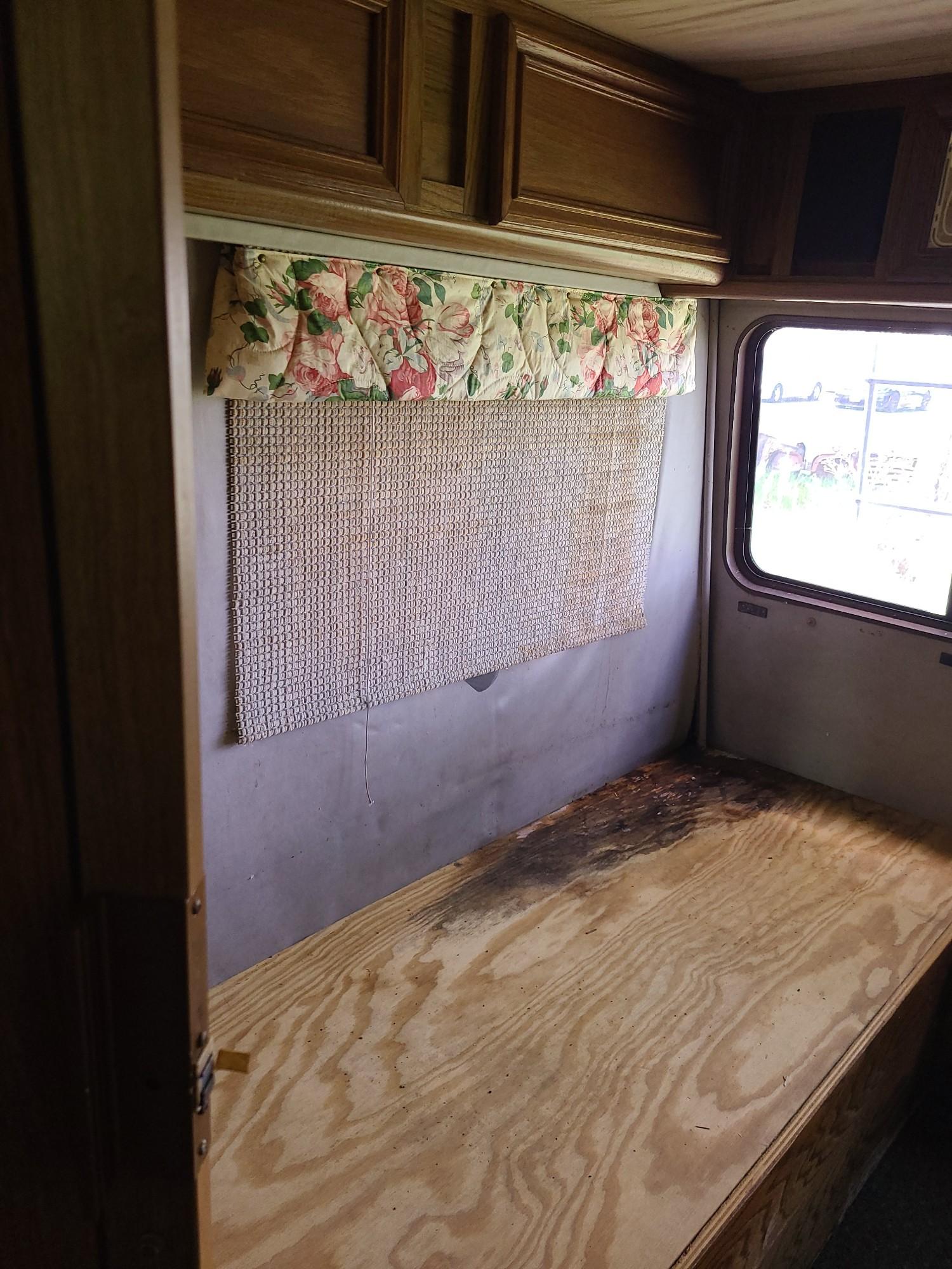 1985 Pace Arrow Motorhome