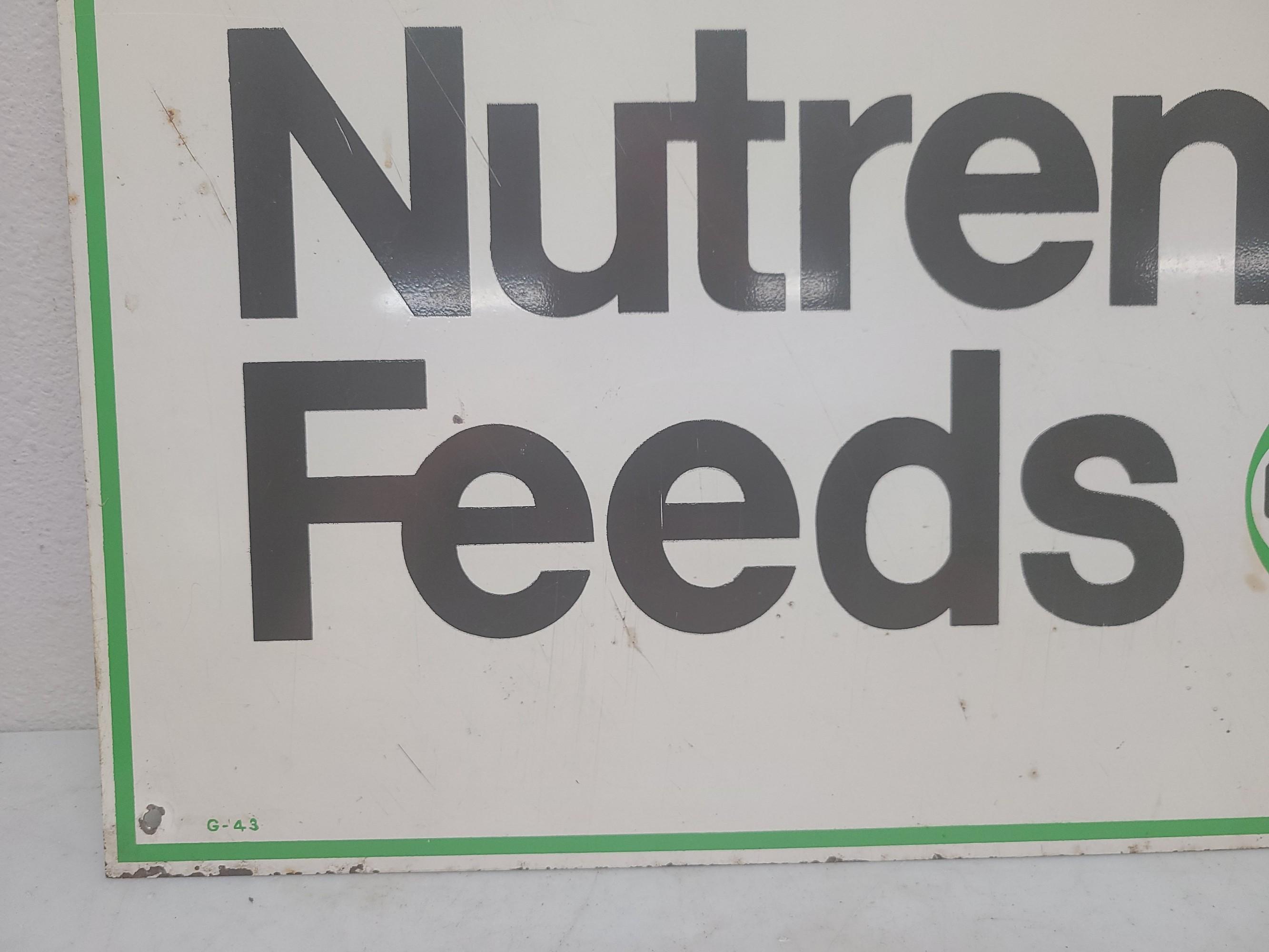 SST, Nutrena Feeds Sign