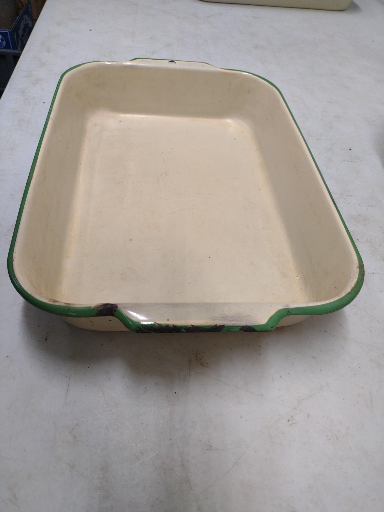 4 Enamelware Rectangular Kitchen Pans