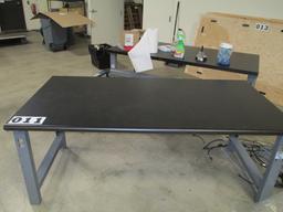 GLOBAL INDUSTRIAL WORK TABLE  72X36X30 IN