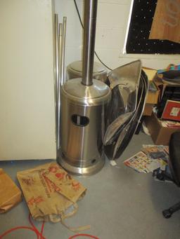 LOT-(2) PATIO HEATERS-NOT TESTED-NO PROPANE BOTTLES