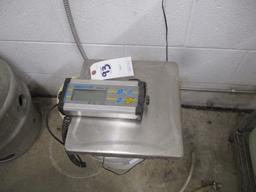 ELECTRONIC SCALE WITH READOUT-155 LB MAXIMUM-NOT TESTED