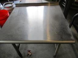 O30 X 30 X 26 HIGH STAINLESS STEEL TABLE. -MISSING 1 ADJUSTER