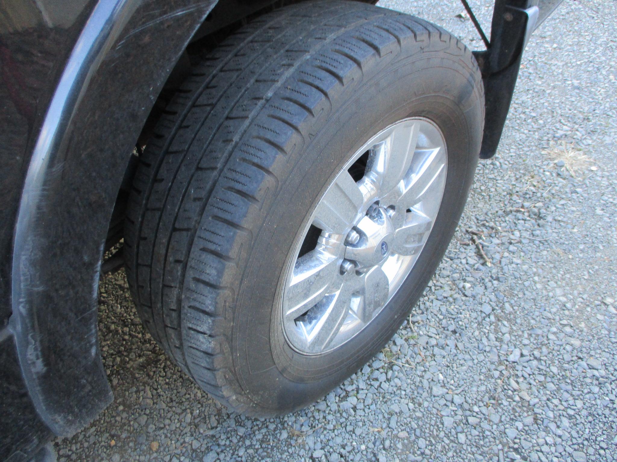 2010 FORD F-150 LARIAT  CREW CAB PICKUP 4 WD