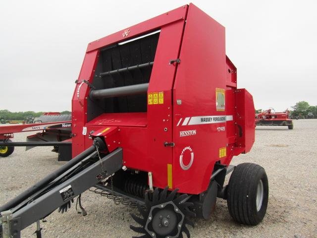 1774 1745 MASSEY FERGUSON / HESSTON RND BALER W/540 PTO WITH MONITOR S/N:AGGMESH0GHK117296