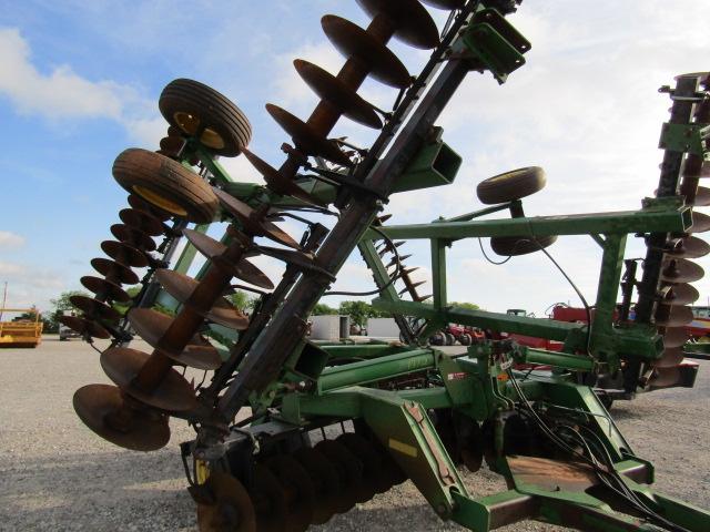 1972 637 JOHN DEERE WING FOLD DISK PLOW 32'1'' S/N:N00637X000415