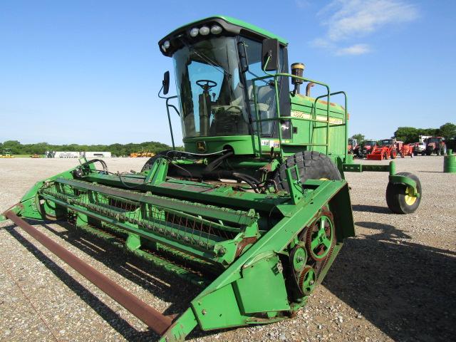 4540 4895 JOHN DEERE SELF PROPELLED SWATHER C/A W/896 JOHN DEERE DISC BINE HEAD 3699/2875 HOURS