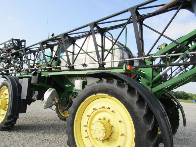 4576 4920 JOHN DEERE SELF PROPELLED SPRAYER C/A W/JOHN DEERE BROWN BOX MONITOR 3707 HOURS