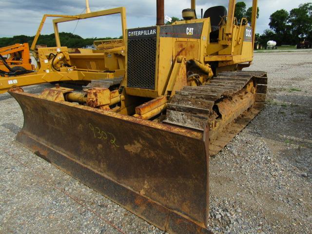 9302 D3C CAT DOZER 575 HOURS SHOWING