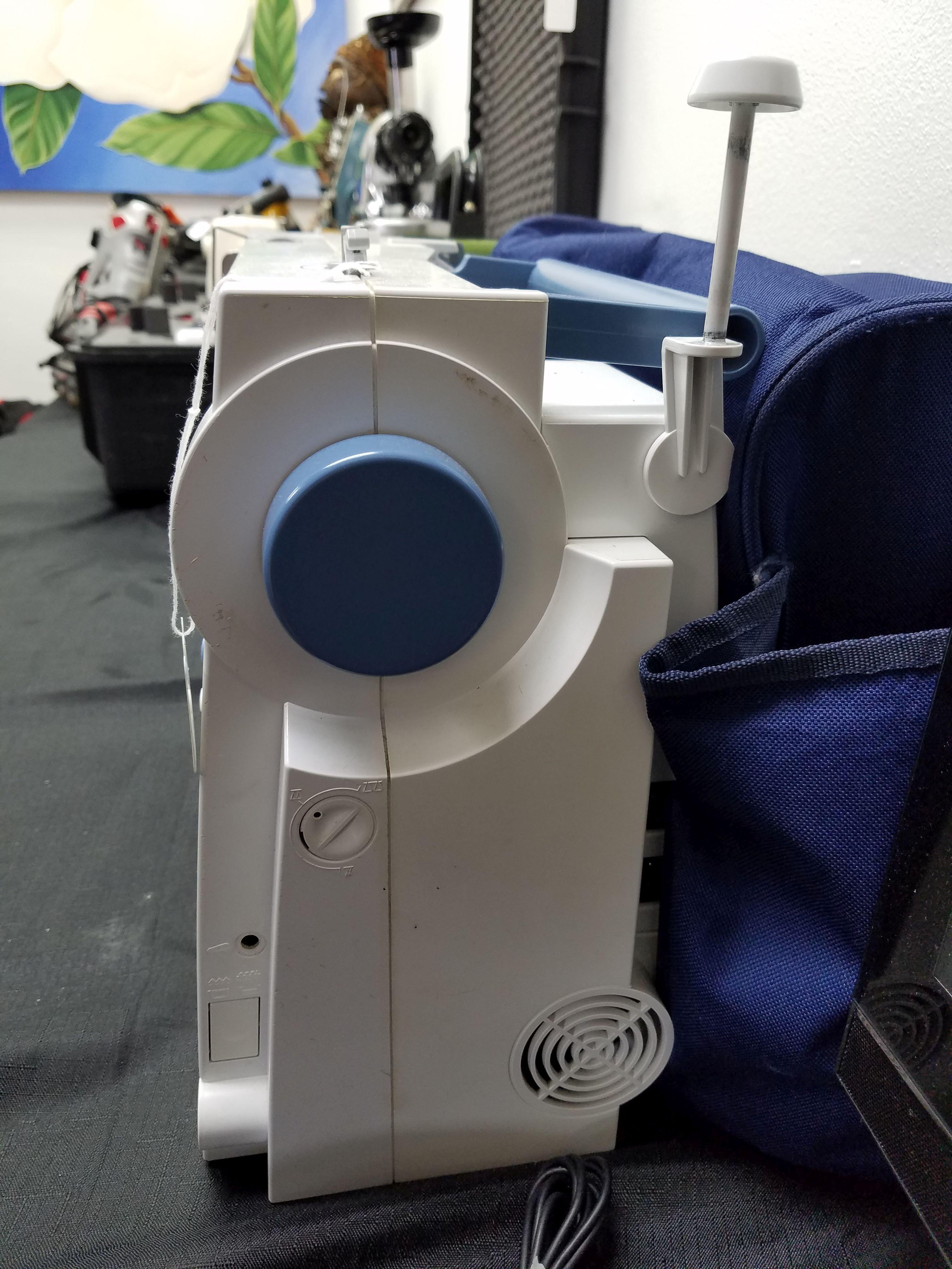 Bernina Activa Model 125 Sewing Machine with Case