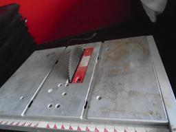 Tradesman - 10" bench table saw.