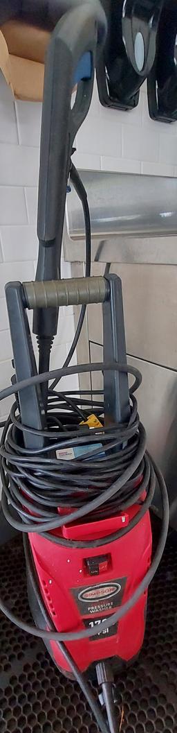 Simpson 1,700 PSI Pressure Washer